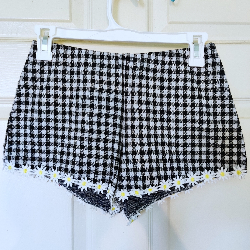 Plaid Shorts with Daisy Embroidery